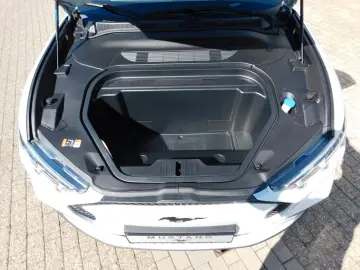 FORD MUSTANG MACH-E 360 Kamera iACC BLIS Sync4 LED