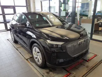 AUDI Q4 e-tron S line 45 quat ACC Wärmep Parkassist S