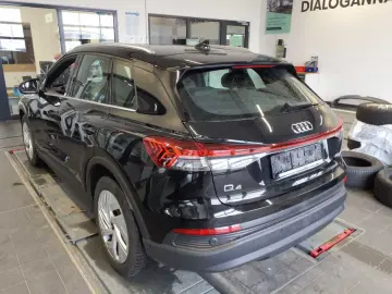 AUDI Q4 e-tron S line 45 quat ACC Wärmep Parkassist S