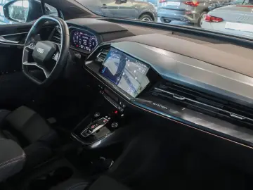 AUDI Q4 e-tron 40 2x S line Leder Matrix Nav RüKa 20