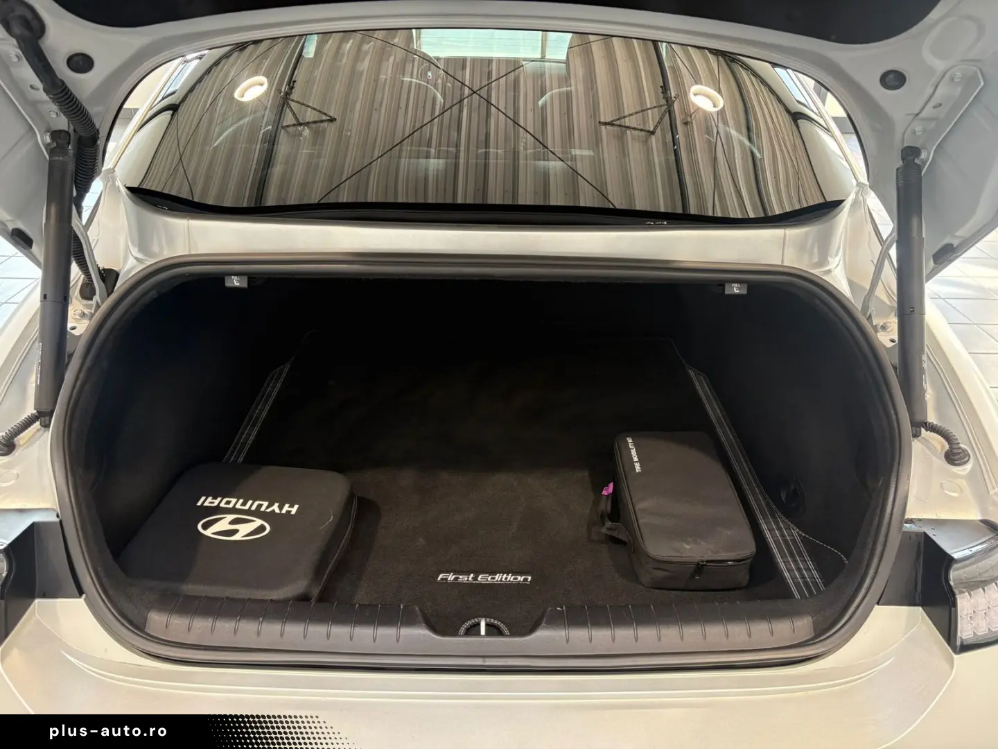 HYUNDAI IONIQ 6 First Edition 4WD 77 4 kWh BOSE ACC LED