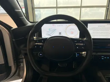 HYUNDAI IONIQ 6 First Edition 4WD 77 4 kWh BOSE ACC LED
