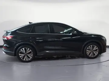 AUDI Q4 Sportback 40 e-tron  PANO TEMPOMAT SOUND-SYST