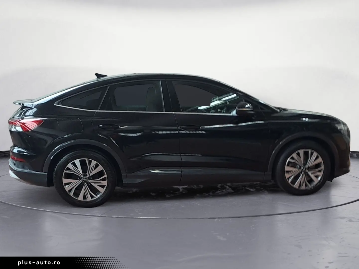 AUDI Q4 Sportback 40 e-tron  PANO TEMPOMAT SOUND-SYST