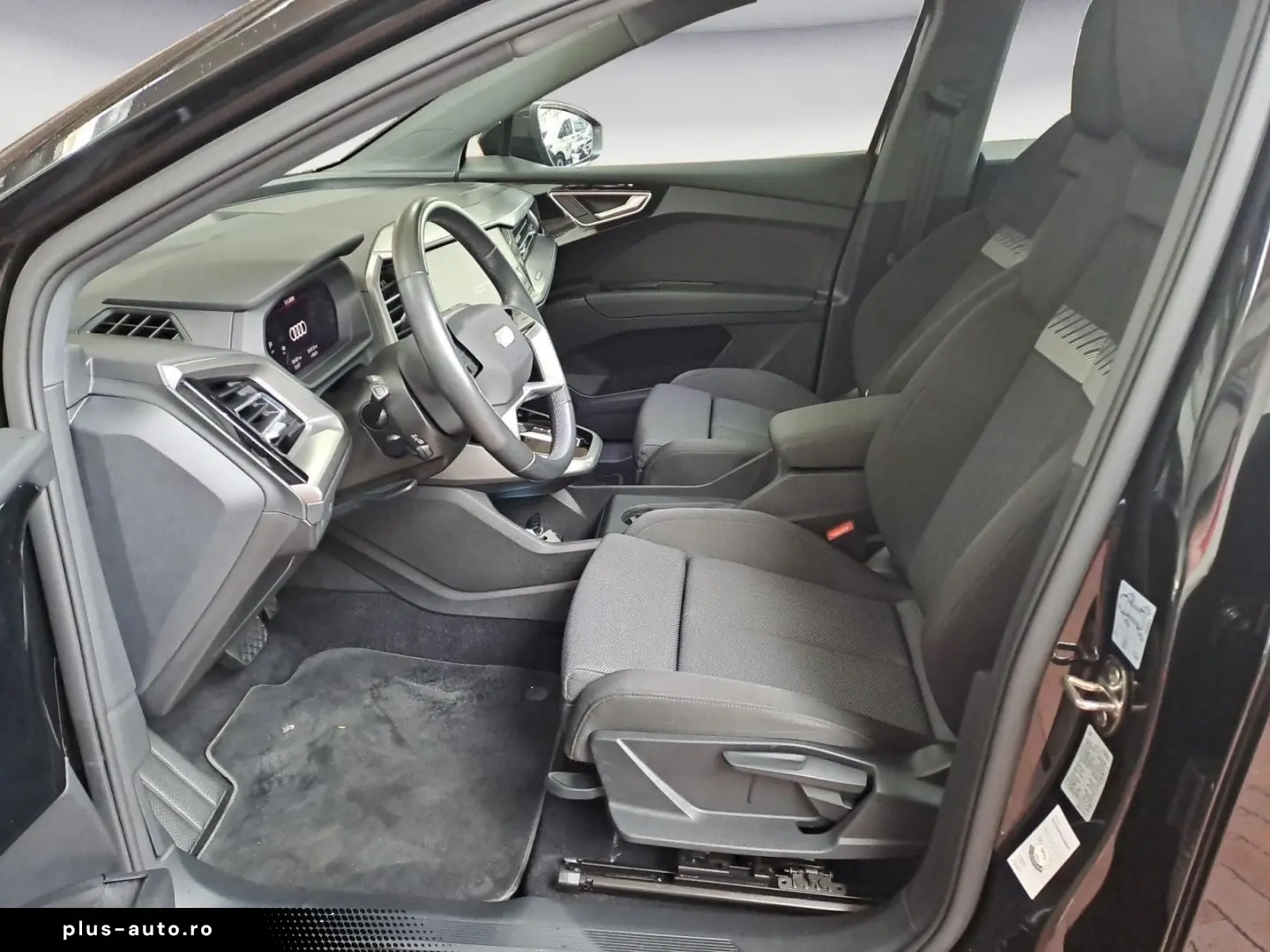 AUDI Q4 Sportback 40 e-tron  PANO TEMPOMAT SOUND-SYST
