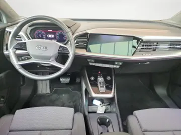 AUDI Q4 Sportback 40 e-tron  PANO TEMPOMAT SOUND-SYST