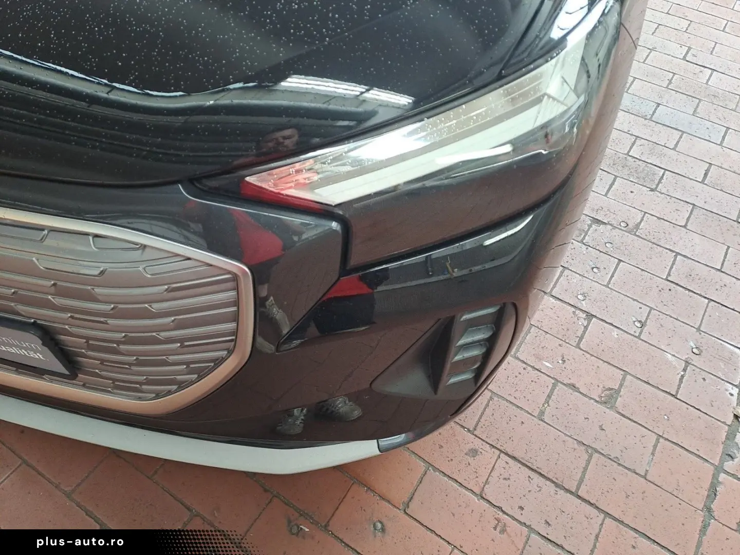 AUDI Q4 Sportback 40 e-tron  PANO TEMPOMAT SOUND-SYST