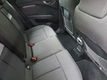 AUDI Q4 Sportback 40 e-tron  PANO TEMPOMAT SOUND-SYST