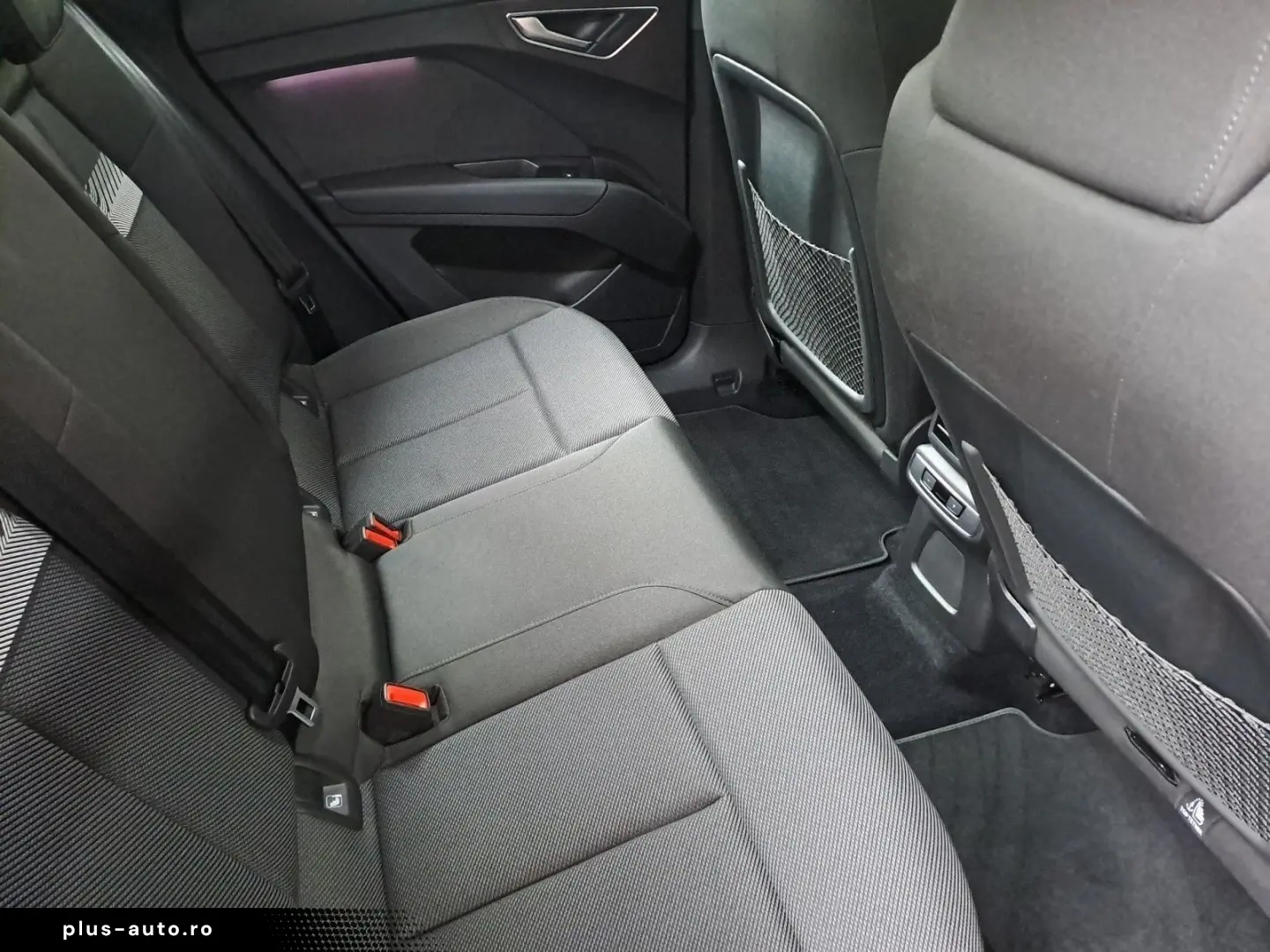 AUDI Q4 Sportback 40 e-tron  PANO TEMPOMAT SOUND-SYST
