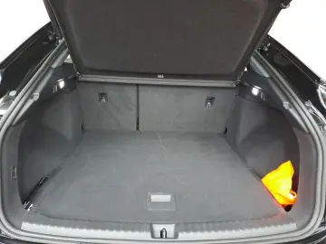 AUDI Q4 Sportback 40 e-tron  PANO TEMPOMAT SOUND-SYST