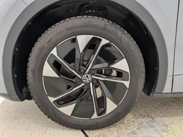 VW ID.5 Pro Performance 82kWh LED Navi ACC SHZ LHZ
