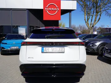 NISSAN Ariya Advance 63kWh PANORAMA BOSE HEAD UP