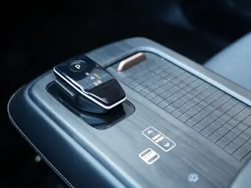 NISSAN Ariya Advance 63kWh PANORAMA BOSE HEAD UP