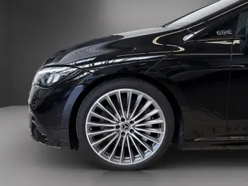 MERCEDES-BENZ EQE 300 AMG Hyperscreen Airmatic Pano &hellip;