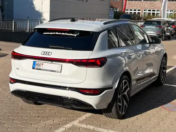 AUDI Q6 e-tron performance 225kW S line Pano LED Plus