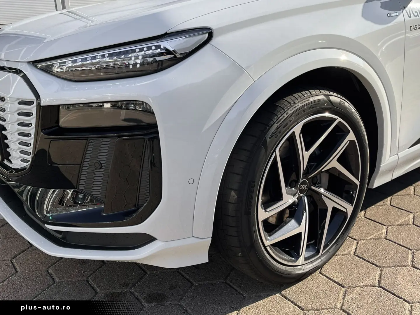 AUDI Q6 e-tron performance 225kW S line Pano LED Plus