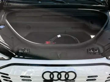 AUDI Q6 e-tron performance 225kW S line Pano LED Plus