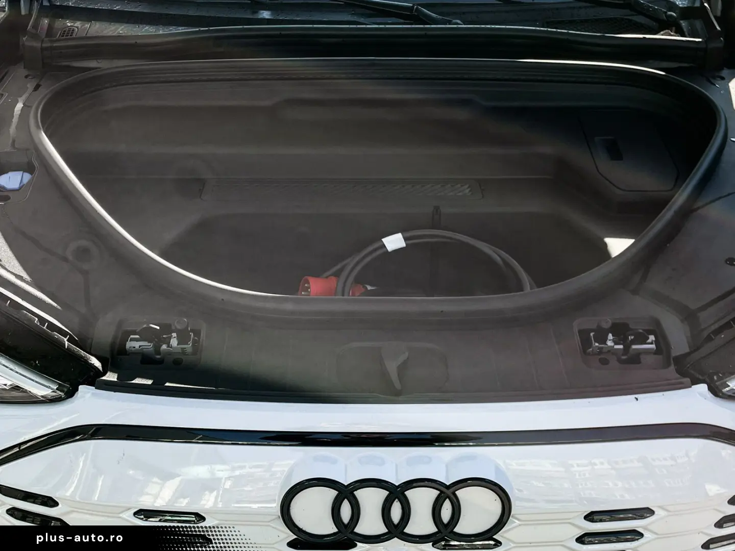 AUDI Q6 e-tron performance 225kW S line Pano LED Plus