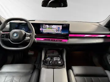 BMW i5 eDrive40 Autobahnass. 21 LMR DAProf. H K