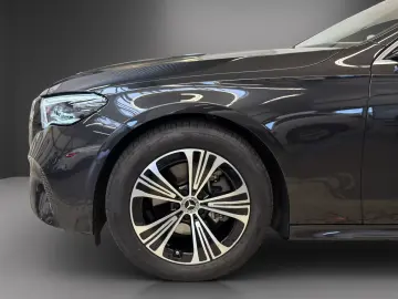 Mercedes-Benz E 220 d Avantgarde 360  Digital Light 18