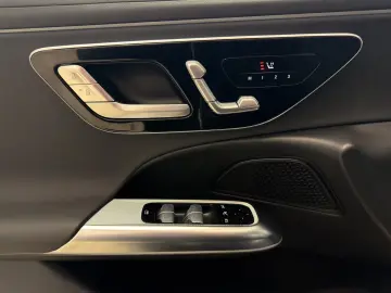 Mercedes-Benz E 220 d Avantgarde 360  Digital Light 18