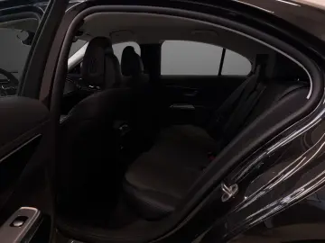 Mercedes-Benz E 220 d Avantgarde 360  Digital Light 18