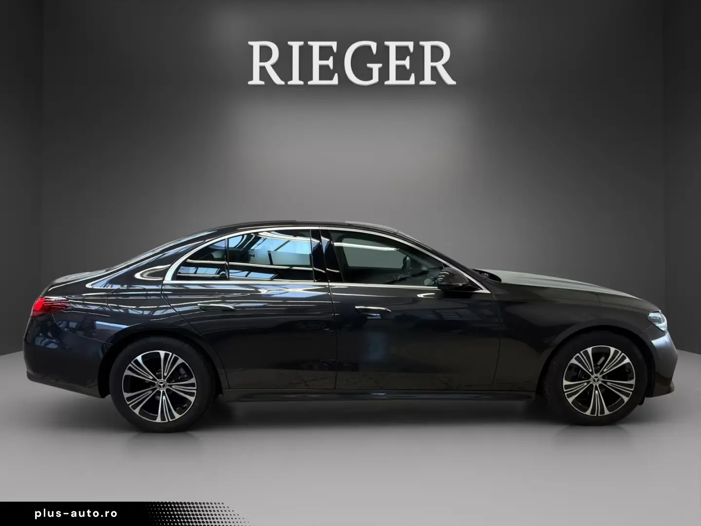 Mercedes-Benz E 220 d Avantgarde 360  Digital Light 18