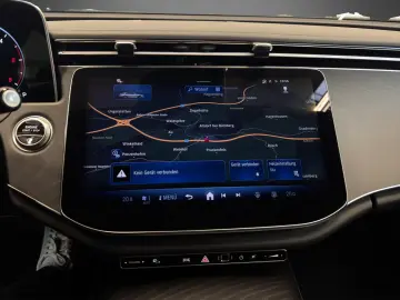 Mercedes-Benz E 220 d Avantgarde 360  Digital Light 18