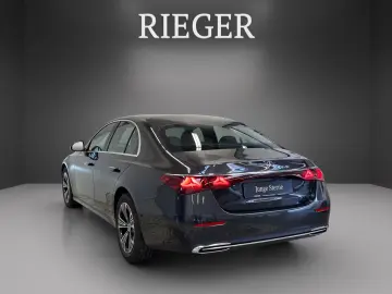 Mercedes-Benz E 220 d Avantgarde 360  Digital Light 18