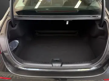 Mercedes-Benz E 220 d Avantgarde 360  Digital Light 18