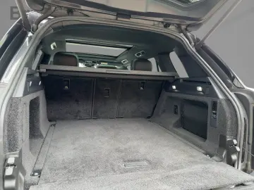 LAND ROVER RANGE ROVER P460e HSE LM