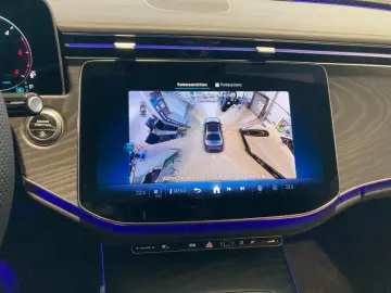 Mercedes-Benz E 220 d EDITION AMG-Line Pano KEYLESS