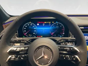 Mercedes-Benz E 220 d EDITION AMG-Line Pano KEYLESS