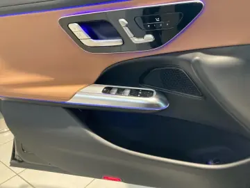 Mercedes-Benz E 220 d EDITION AMG-Line Pano KEYLESS