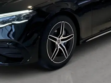 Mercedes-Benz E 220 d EDITION AMG-Line Pano KEYLESS