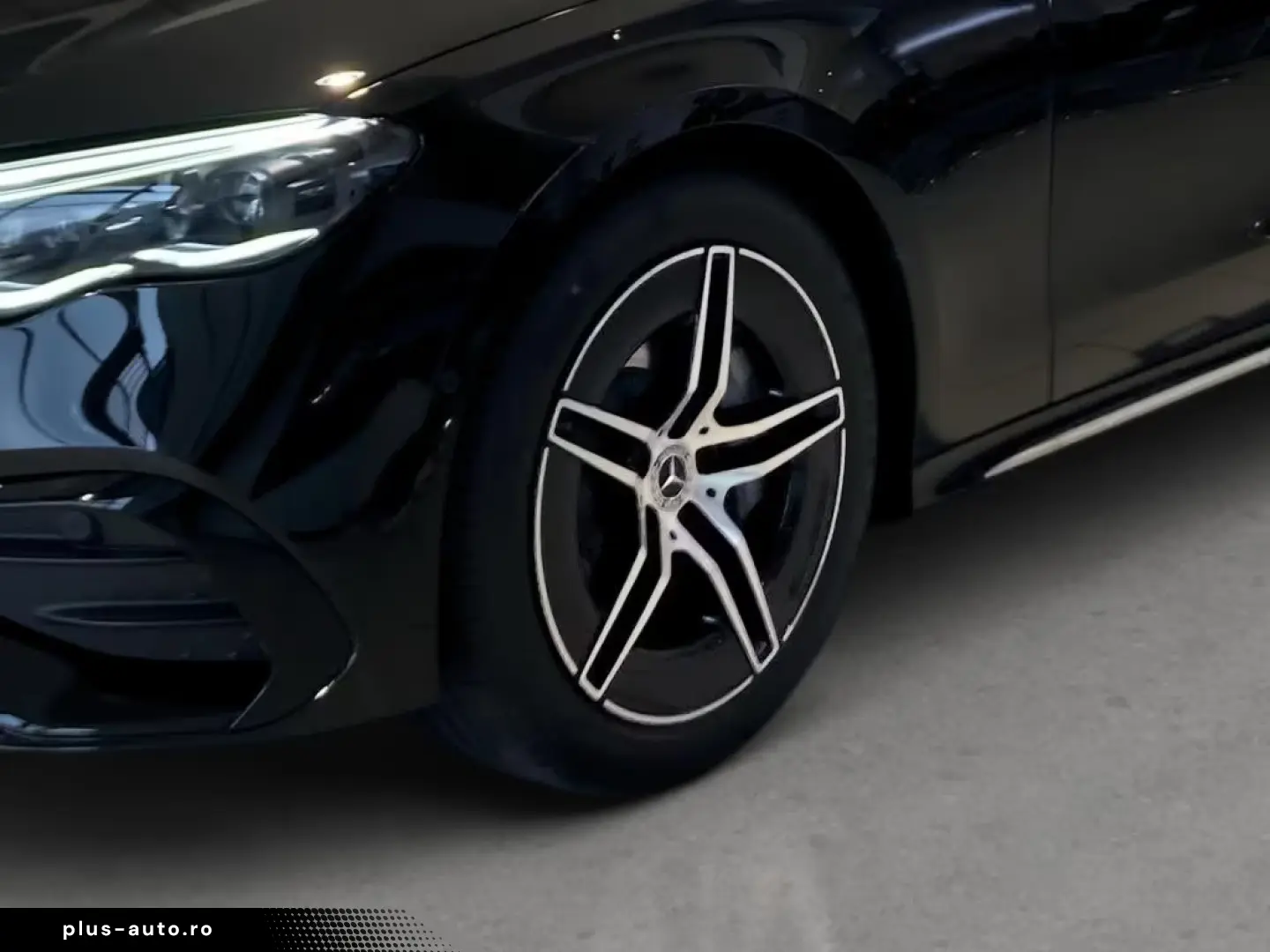 Mercedes-Benz E 220 d EDITION AMG-Line Pano KEYLESS