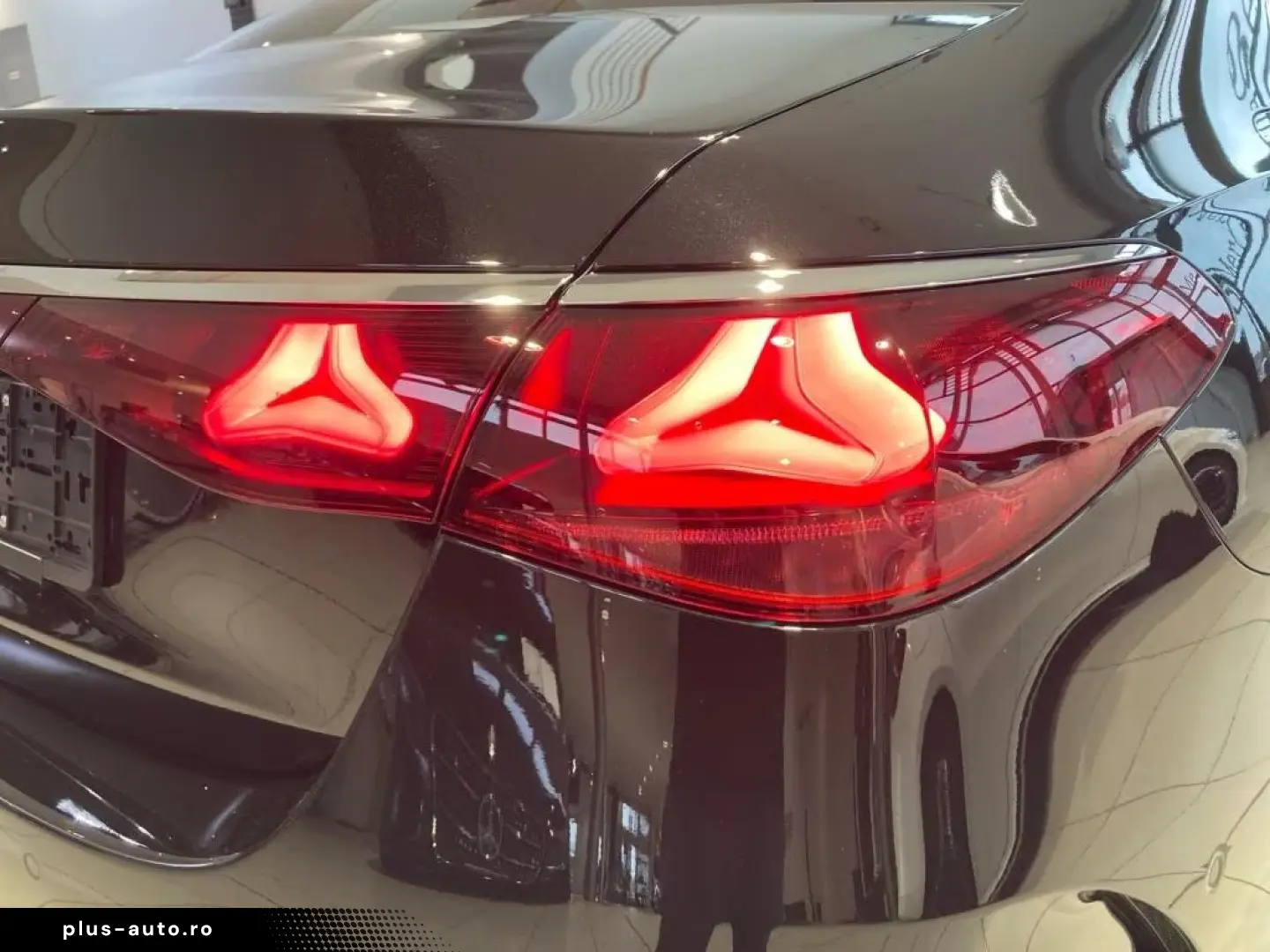 Mercedes-Benz E 220 d EDITION AMG-Line Pano KEYLESS