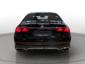 Mercedes-Benz E 220 d EDITION AMG-Line Pano KEYLESS