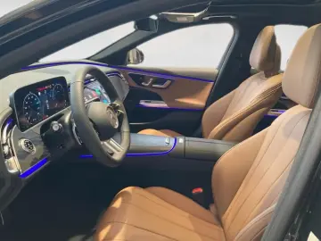 Mercedes-Benz E 220 d EDITION AMG-Line Pano KEYLESS