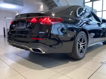 Mercedes-Benz E 220 d EDITION AMG-Line Pano KEYLESS