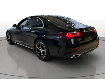 Mercedes-Benz E 220 d EDITION AMG-Line Pano KEYLESS