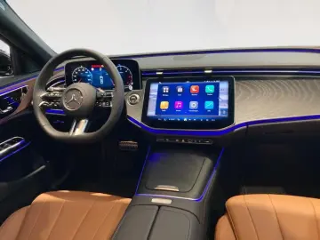 Mercedes-Benz E 220 d EDITION AMG-Line Pano KEYLESS