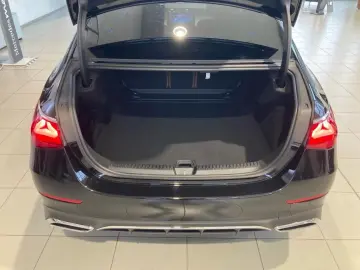 Mercedes-Benz E 220 d EDITION AMG-Line Pano KEYLESS