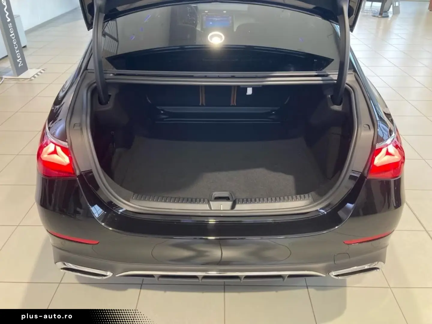 Mercedes-Benz E 220 d EDITION AMG-Line Pano KEYLESS