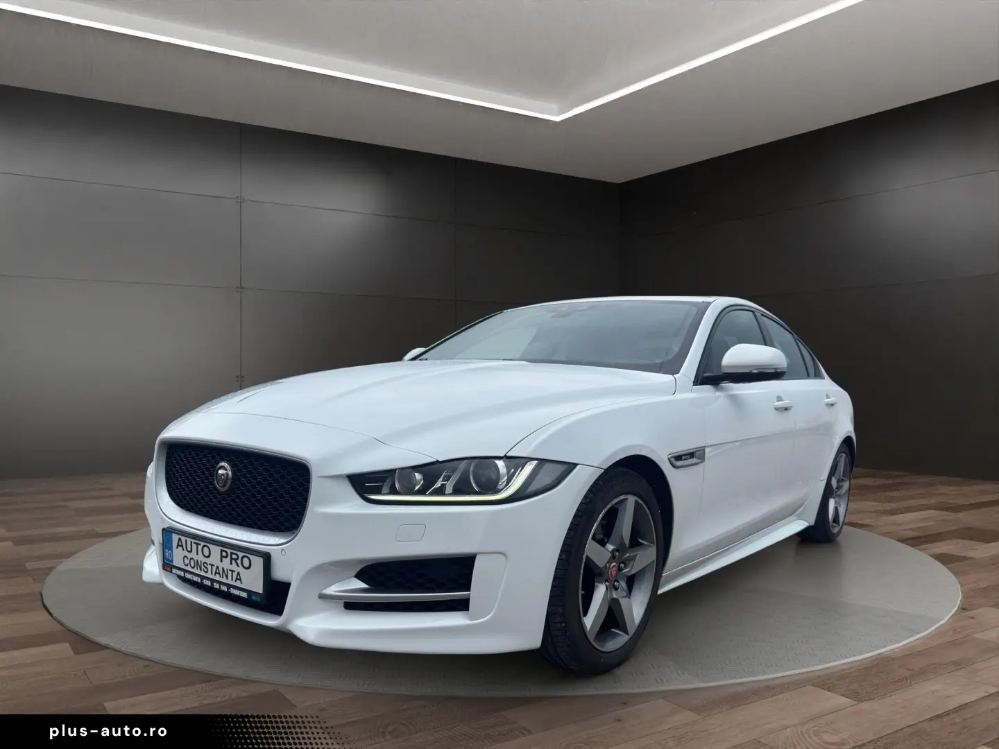 Jaguar XE - Rate fara avans! Garantie! Km. certificati!
