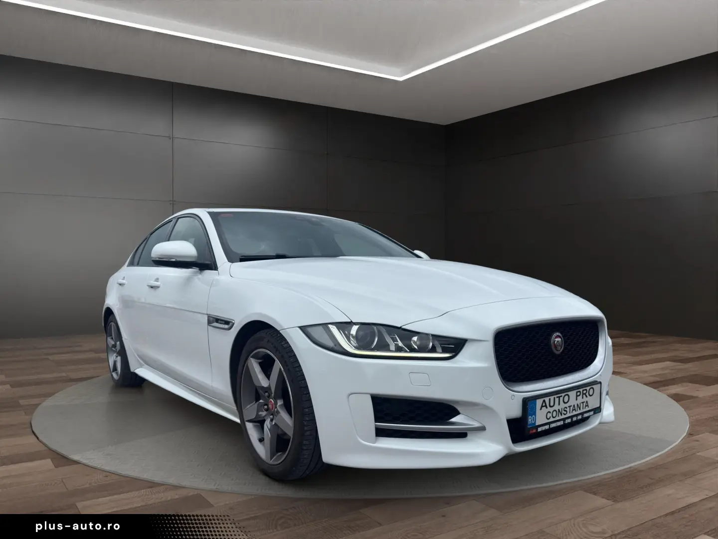 Jaguar XE - Rate fara avans! Garantie! Km. certificati!