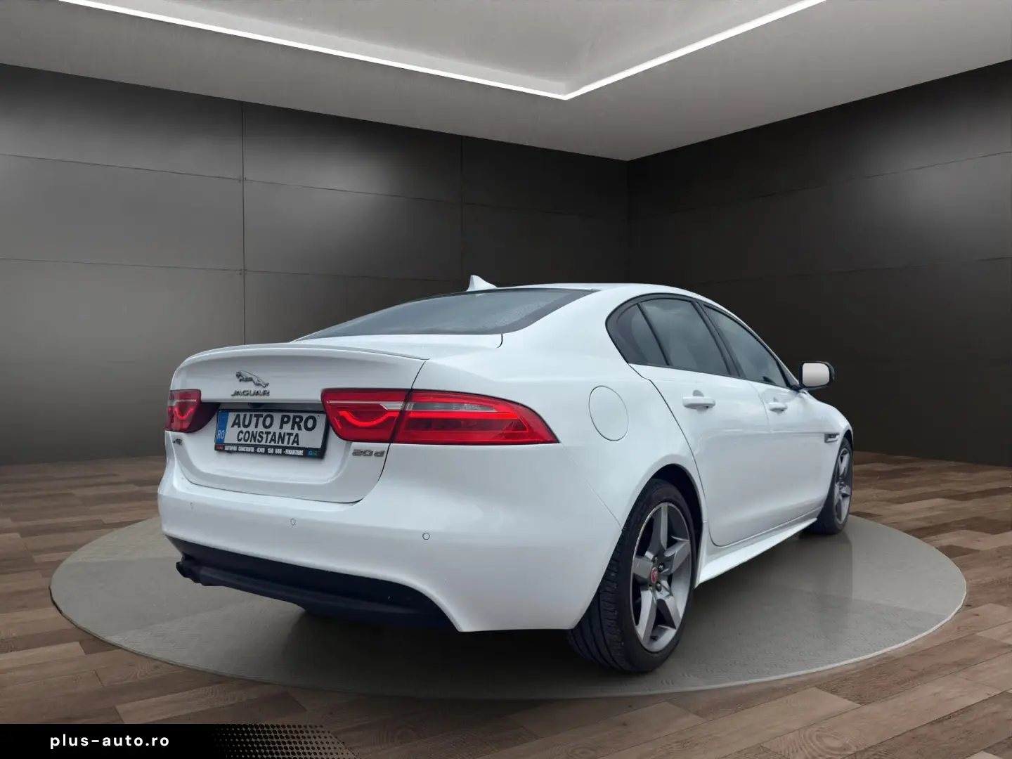 Jaguar XE - Rate fara avans! Garantie! Km. certificati!