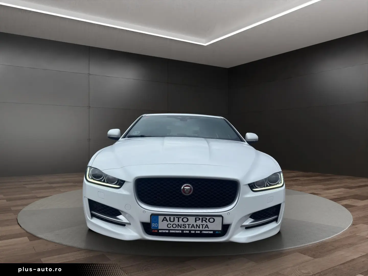 Jaguar XE - Rate fara avans! Garantie! Km. certificati!