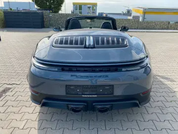 Porsche 911 Carrera 4 GTS Cabrio BOSE Lifting