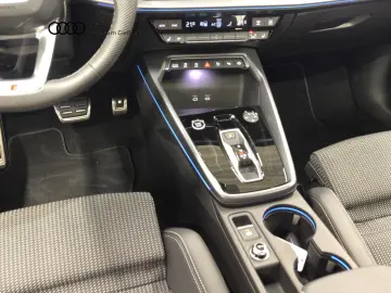 Audi A3 Sportback 35 TFSI S line Pano